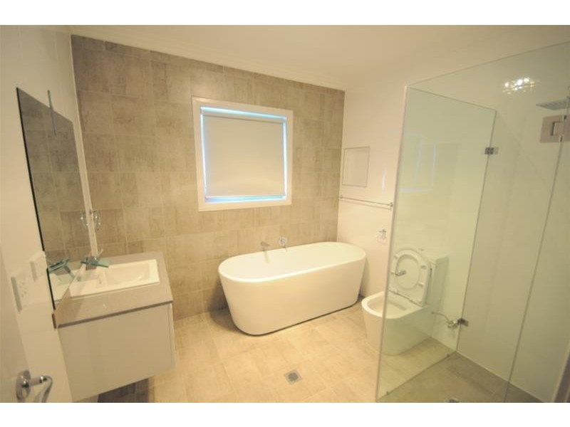 2 Fairfield Road, Guildford West NSW 2161