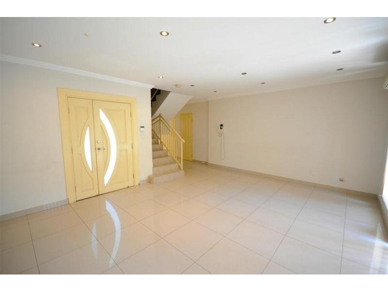 2/61 Merrylands Road, Merrylands NSW 2160