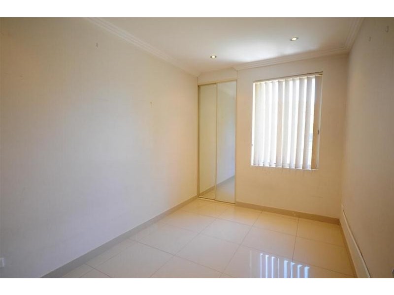 2/61 Merrylands Road, Merrylands NSW 2160