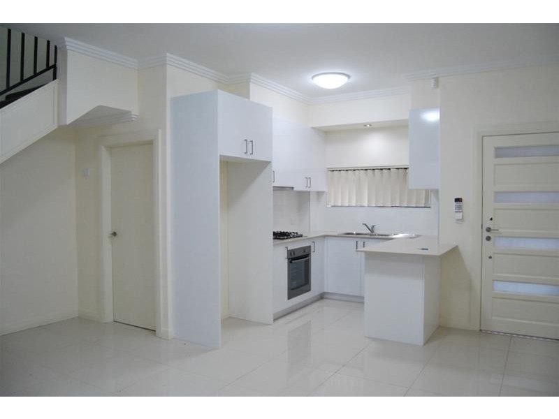 2/138 Railway Street, Granville NSW 2142