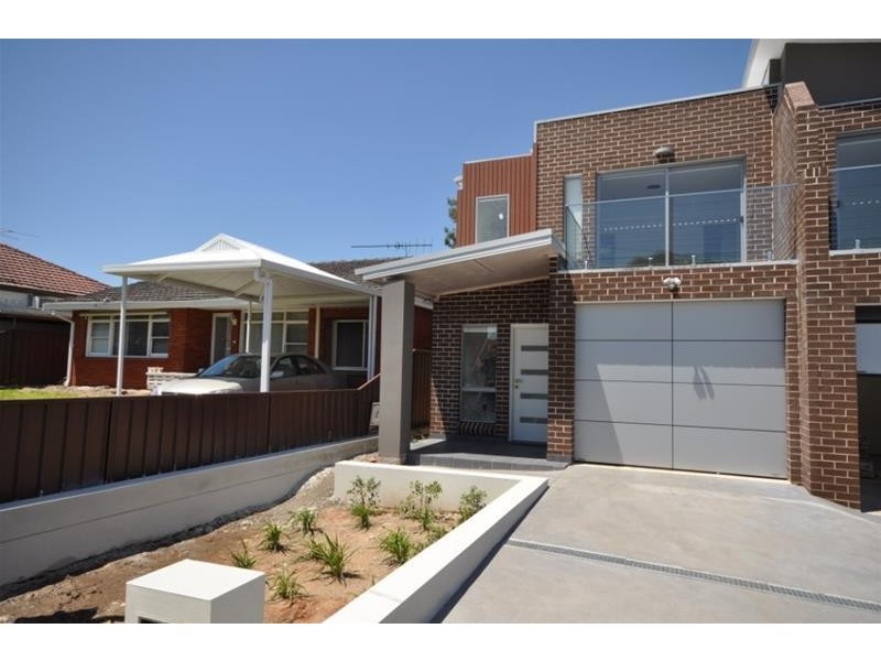 2/8 Mills Street, Merrylands NSW 2160