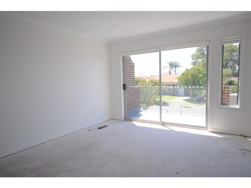 2/8 Mills Street, Merrylands NSW 2160