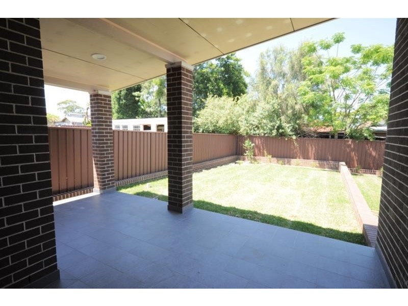 2/8 Mills Street, Merrylands NSW 2160