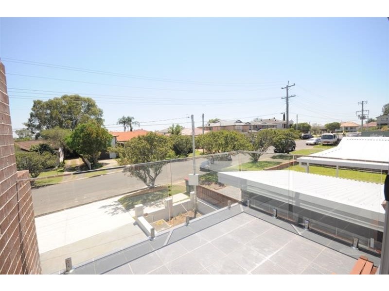 2/8 Mills Street, Merrylands NSW 2160