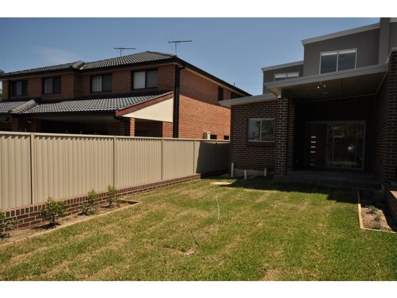 1/8 Mills Street, Merrylands NSW 2160