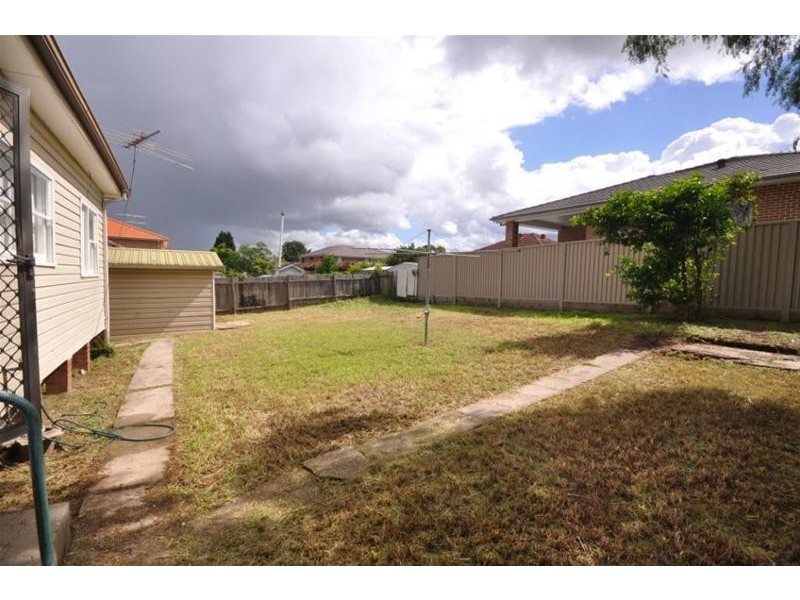 13 Lewis Street, South Wentworthville NSW 2145