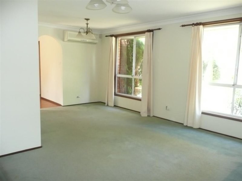 18 Clennam Avenue, Ambarvale NSW 2560