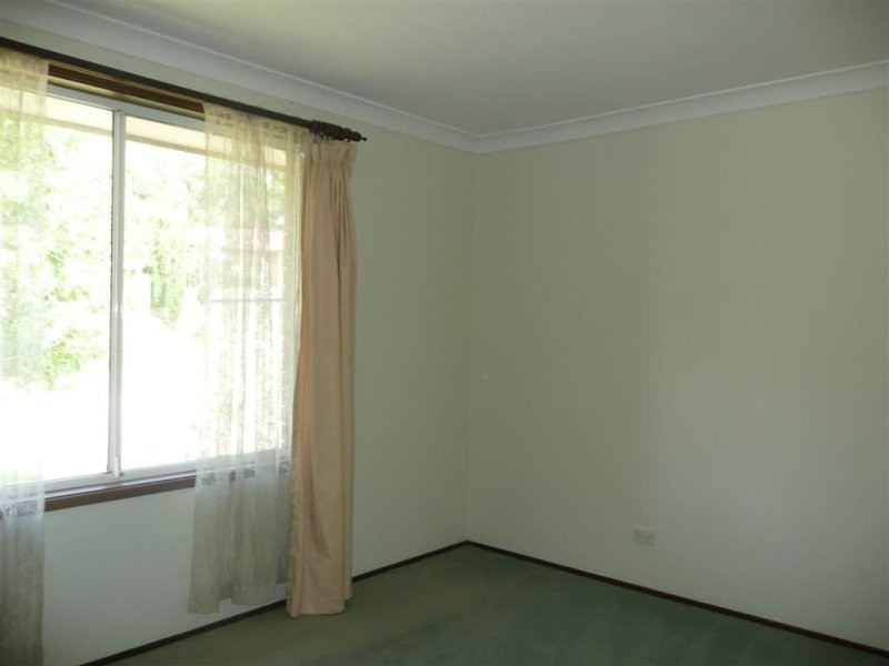 18 Clennam Avenue, Ambarvale NSW 2560