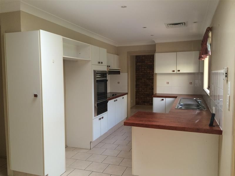 42 Wilson Crescent, Narellan NSW 2567