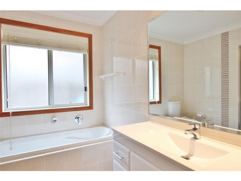 12 Rheinbergers Circuit, Elderslie NSW 2570