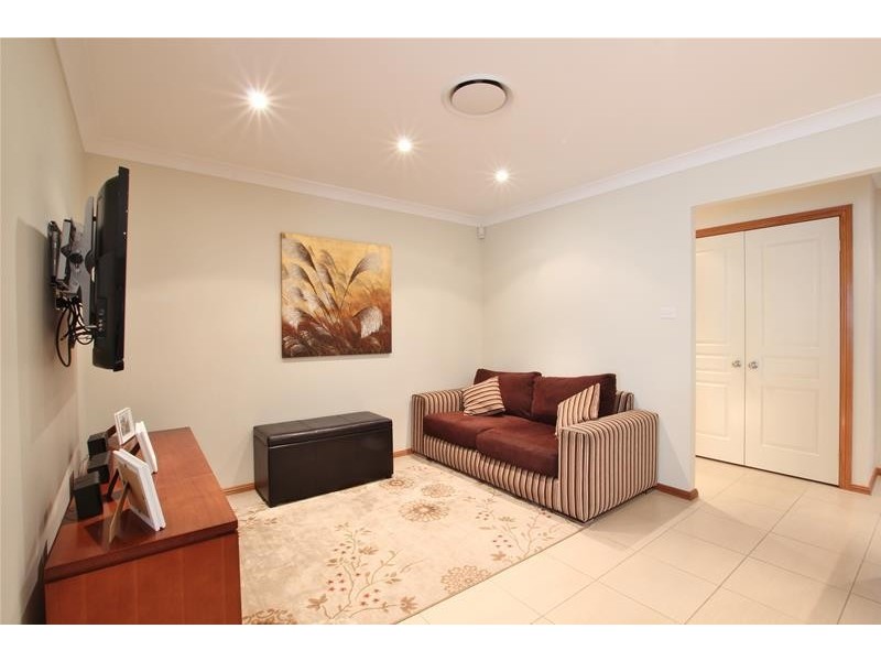 12 Rheinbergers Circuit, Elderslie NSW 2570