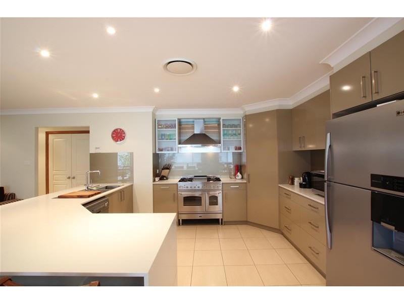 12 Rheinbergers Circuit, Elderslie NSW 2570