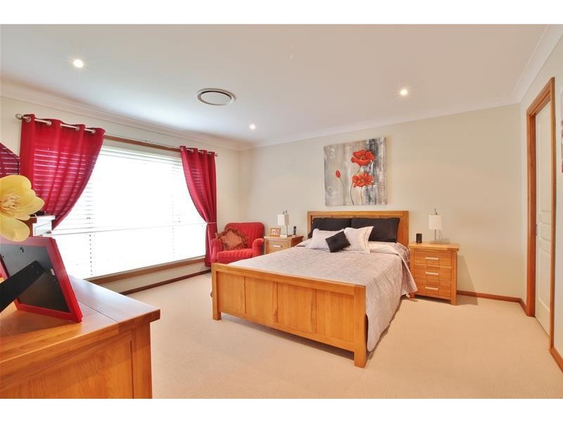 12 Rheinbergers Circuit, Elderslie NSW 2570