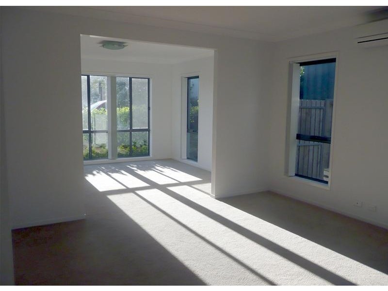 76 Minorca Circuit, Spring Farm NSW 2570