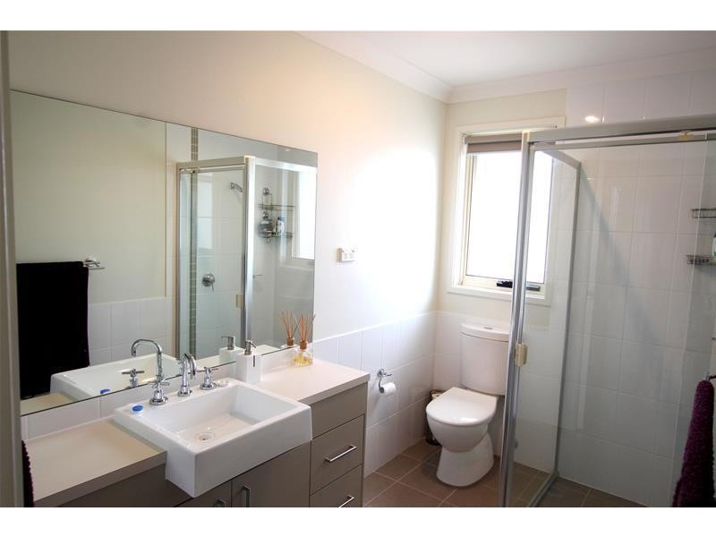 6 Greenfield Crescent, Elderslie NSW 2570