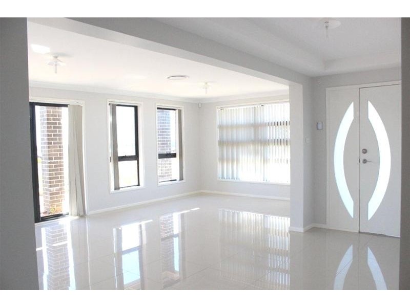 24 Seton Street, Oran Park NSW 2570