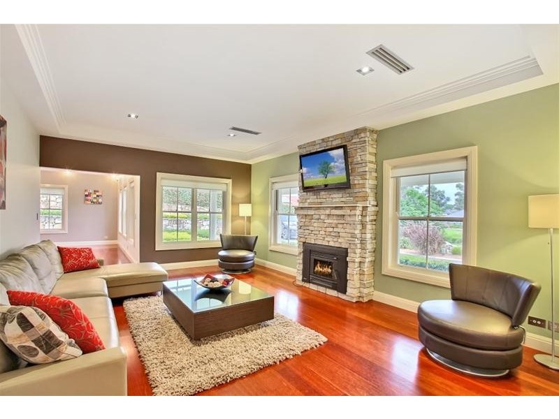 9 The Glade, Kirkham NSW 2570