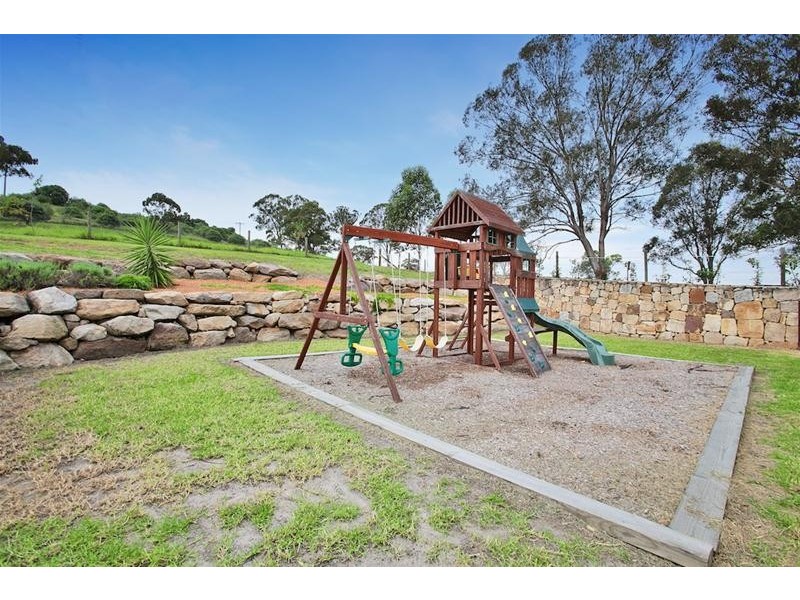 9 The Glade, Kirkham NSW 2570