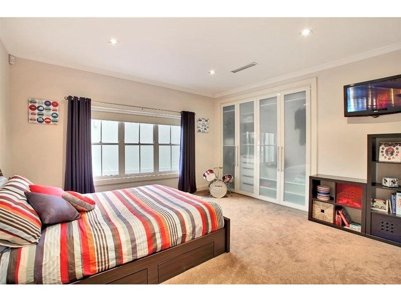 9 The Glade, Kirkham NSW 2570