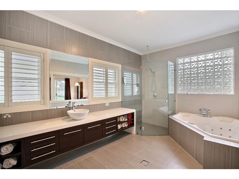 9 The Glade, Kirkham NSW 2570