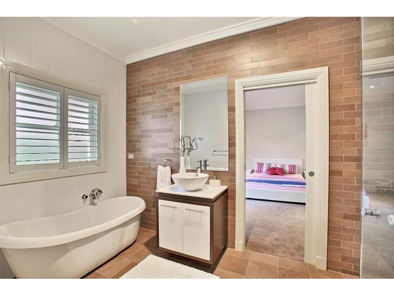 9 The Glade, Kirkham NSW 2570