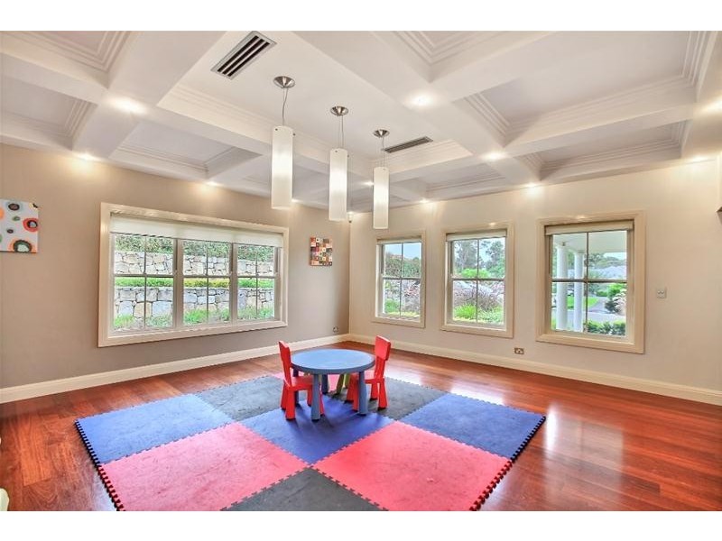 9 The Glade, Kirkham NSW 2570