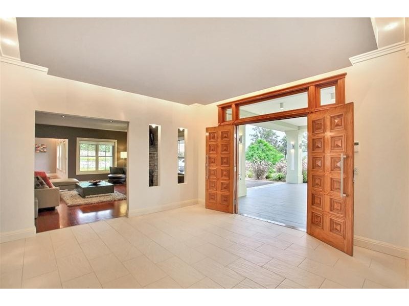 9 The Glade, Kirkham NSW 2570