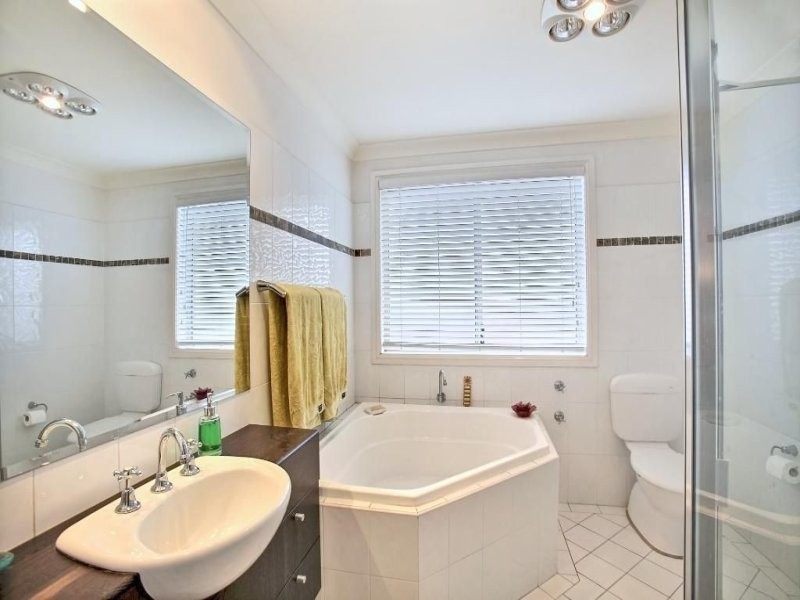 16 Hickson Circuit, Harrington Park NSW 2567