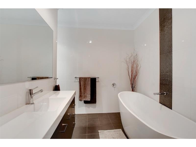 62 Hawthorne Circuit, Harrington Park NSW 2567