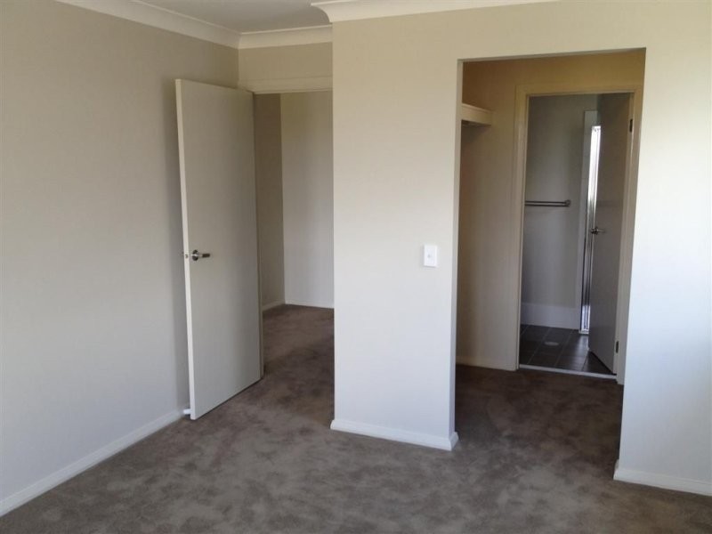 3 Bandara Circuit, Spring Farm NSW 2570