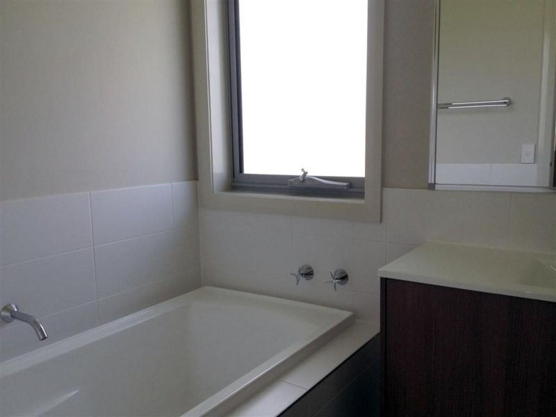 3 Bandara Circuit, Spring Farm NSW 2570