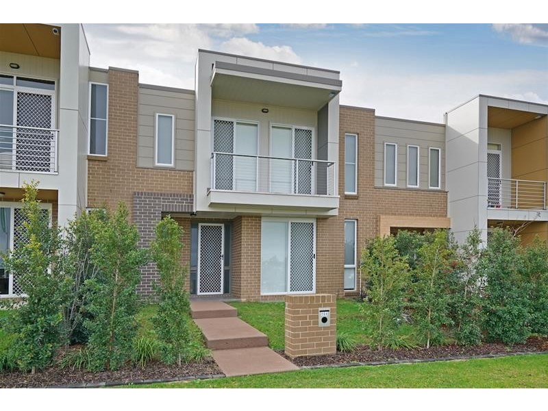 104 Liz Kernohan Drive, Elderslie NSW 2570