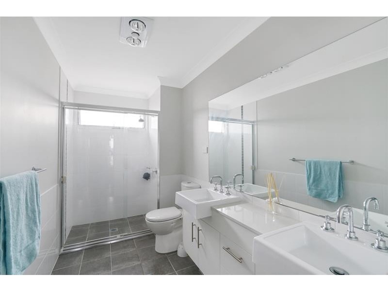 104 Liz Kernohan Drive, Elderslie NSW 2570