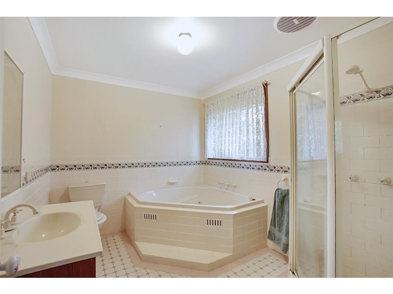12 Solander Place, Mount Annan NSW 2567