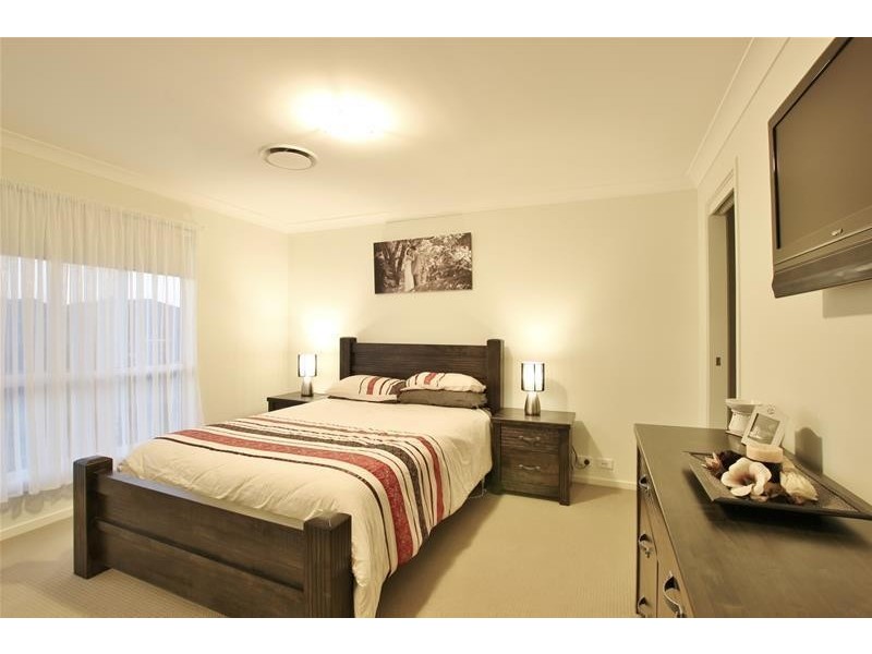 6 Longley Avenue, Elderslie NSW 2570