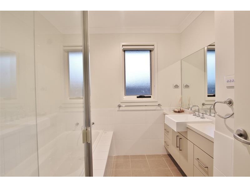 6 Longley Avenue, Elderslie NSW 2570