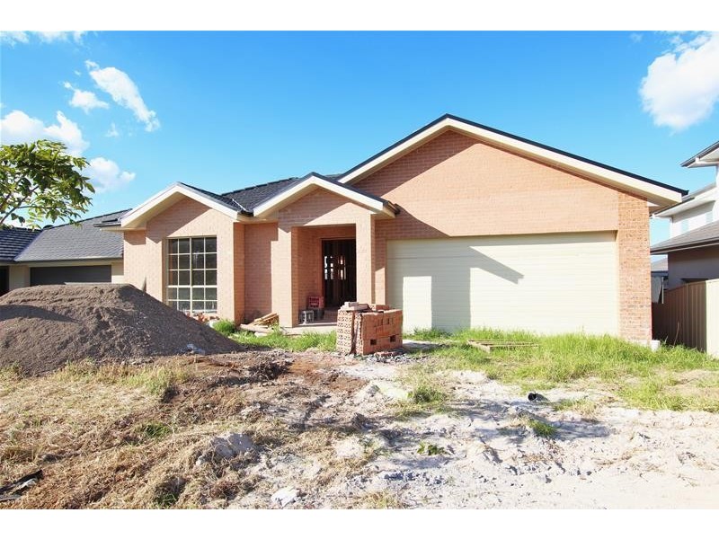 52 Moyengully Avenue, Mount Annan NSW 2567