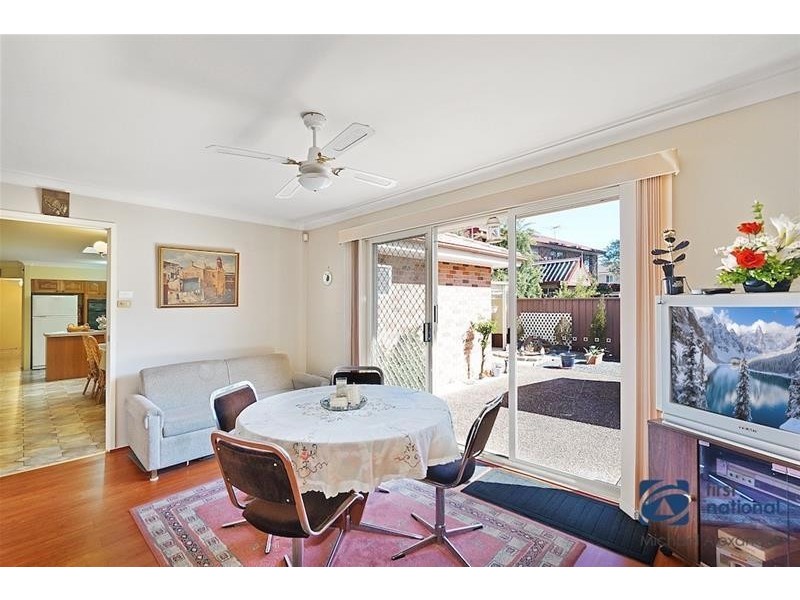 2 Azalea Place, Macquarie Fields NSW 2564