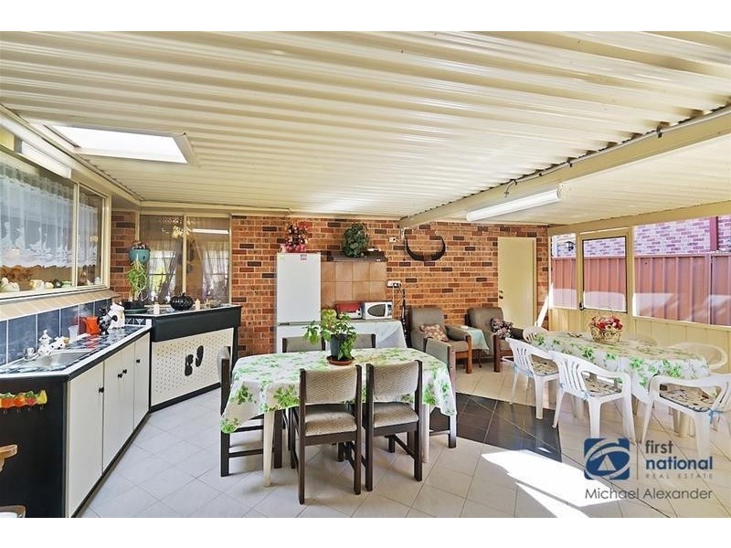 2 Azalea Place, Macquarie Fields NSW 2564