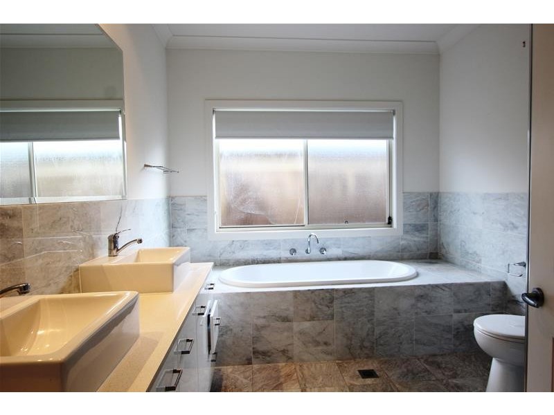 28 Bradley Drive, Harrington Park NSW 2567