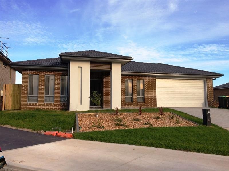 16 Rose Street, Oran Park NSW 2570