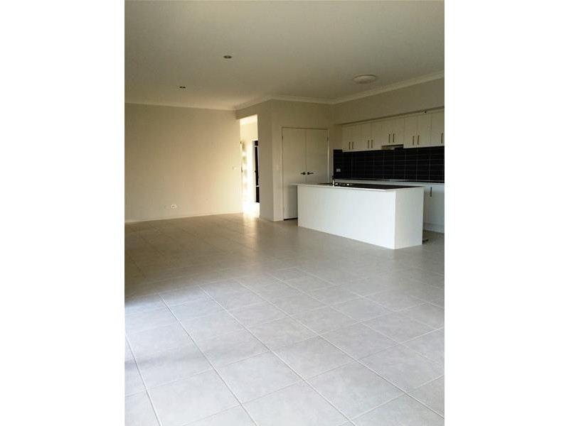 16 Rose Street, Oran Park NSW 2570
