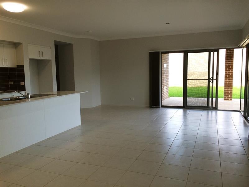 16 Rose Street, Oran Park NSW 2570