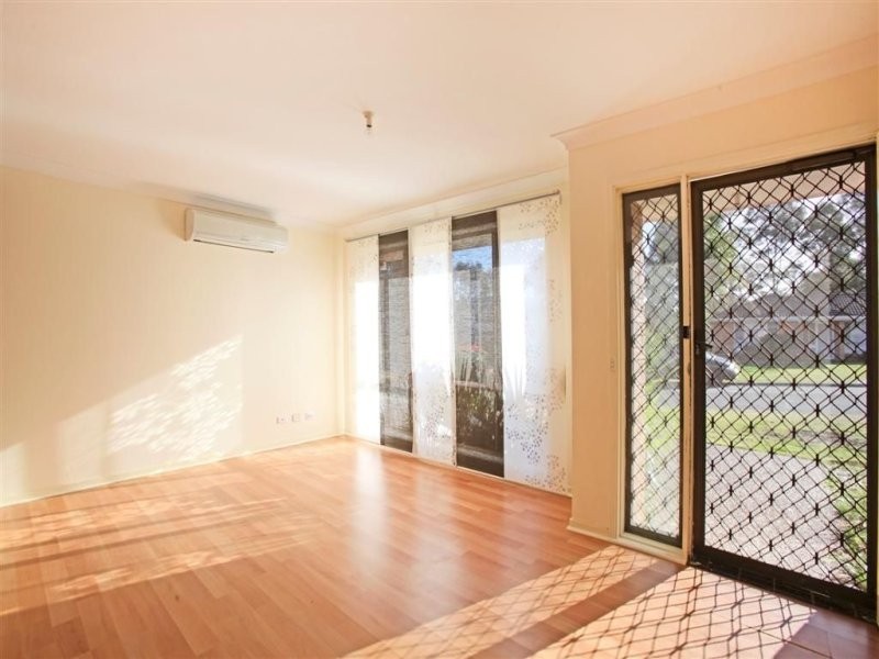 1 Hines Place, Mount Annan NSW 2567