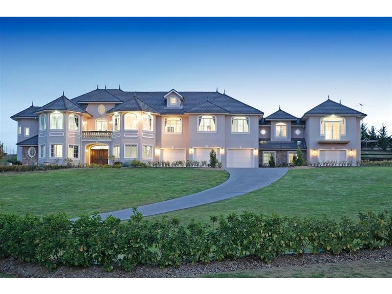 2 Yewens Circuit, Grasmere NSW 2570