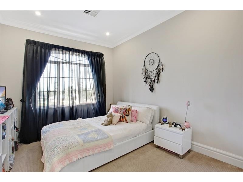 2 Yewens Circuit, Grasmere NSW 2570