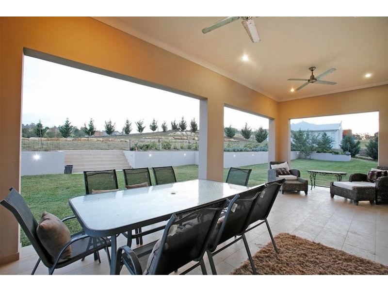 2 Yewens Circuit, Grasmere NSW 2570