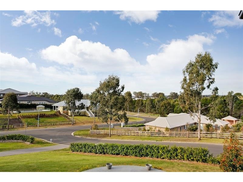 2 Yewens Circuit, Grasmere NSW 2570