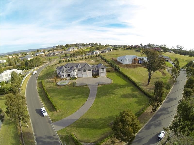 2 Yewens Circuit, Grasmere NSW 2570