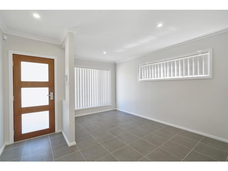 4 Smith Street, Oran Park NSW 2570